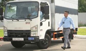 Isuzu Vietnam supports investment in driver training and testing vehicles