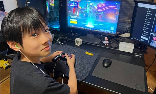 Father supports 12-year-old son dropping out of school to play games