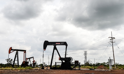 Venezuela's oil exports paralyzed