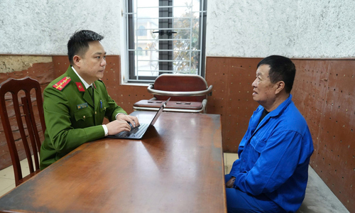 71-year-old man led mobile gambling ring in Ha Long Bay