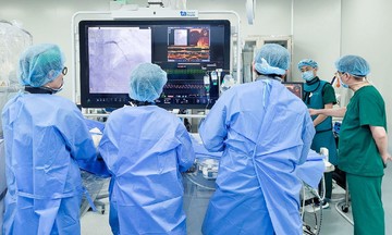 Coronary restenosis 11 years after stent placement