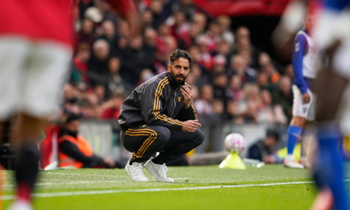 Neville: 'Manchester United should stop experimenting with managers'