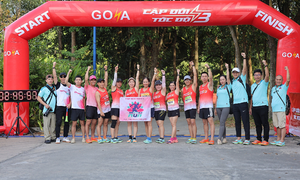 Nearly 600 runners complete 21km race in Goya Photon sandals