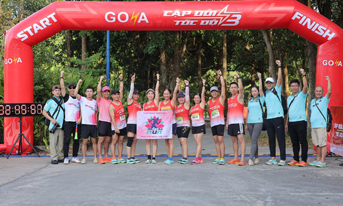 Nearly 600 runners complete 21km race in Goya Photon sandals