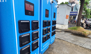 TP HCM approves electric motorcycle battery swap cabinet installation on sidewalks