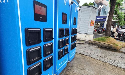 TP HCM approves electric motorcycle battery swap cabinet installation on sidewalks