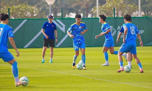 Vietnam - Jordan: Dinh Bac, Ly Duc start