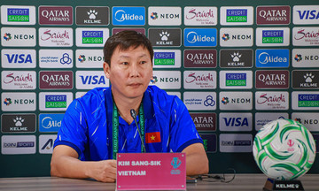 Coach Kim Sang-sik holds press conference after victory over Jordan
