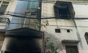 Fire at Hanoi boarding house, 15 hospitalized, two on ventilators