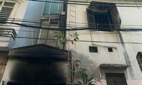 Fire at Hanoi boarding house, 15 hospitalized, two on ventilators