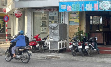 Phan Thiet sandwich shop suspended for four months after food poisoning incident