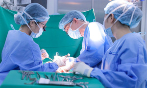 Breast reconstruction using autologous tissue one year after cancer treatment