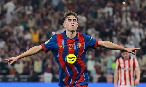 Barca reach final after a goal-scoring spectacle