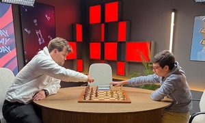 Carlsen uses Messi to praise Argentine chess prodigy