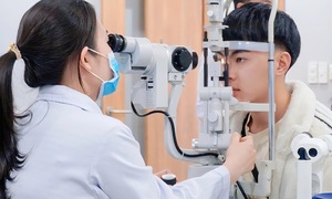 Less outdoor activity leads to earlier and more severe myopia in children