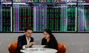 Securities brokerage market share race intensifies