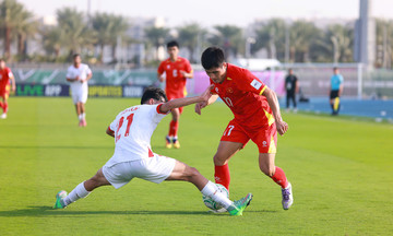 Vietnam - Kyrgyzstan: Dinh Bac on the bench