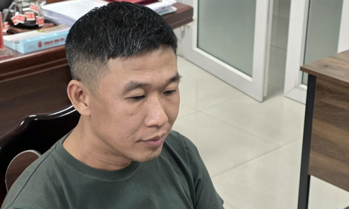 Smuggling ring for lobster larvae, hidden in suitcases via air travel