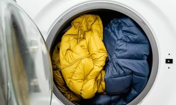 Tips for washing puffer jackets without clumping