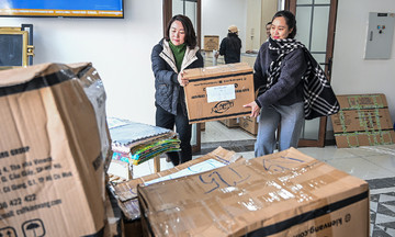 Residents and offices relocate near Hoan Kiem lake