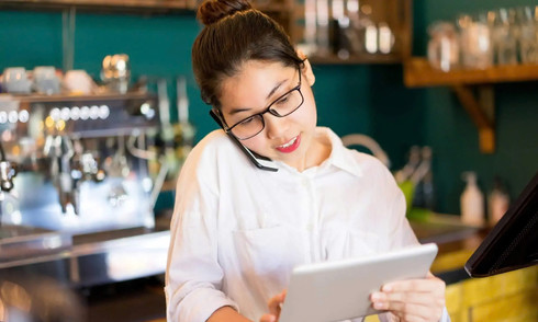 How to make a table reservation in English