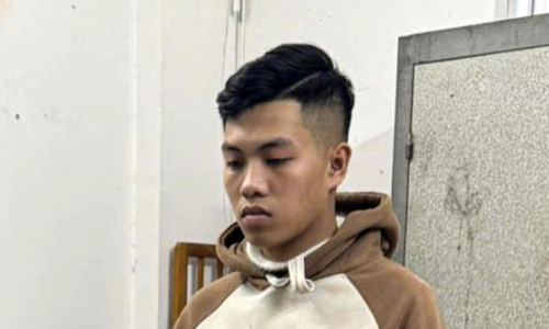 Using a fake Facebook account to defraud with discounted phones