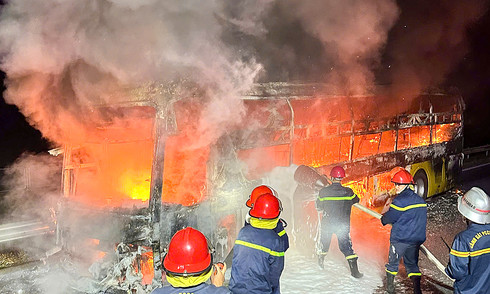 Sleeper bus completely destroyed by fire after returning from maintenance