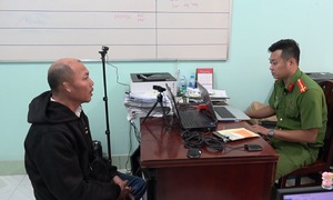 Bus driver arrested for chasing truck on Trung Luong expressway