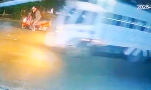 Police extract camera footage, search for 'learner driver' vehicle that ran over and killed man