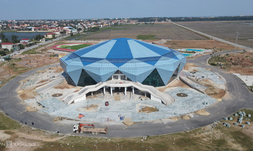 Blue diamond-shaped arena in Quang Tri