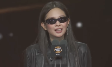 Jennie wins big at prestigious Korean music awards