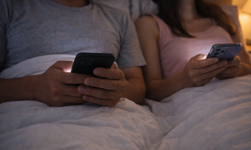 Scrolling on phones before bed diminishes marital intimacy