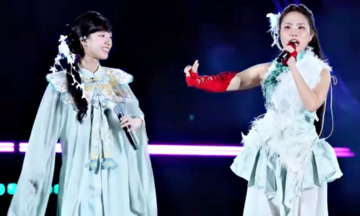 Phuong My Chi performs with Chinese Gen Z star