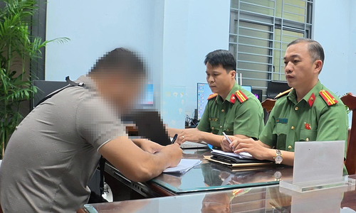 Man fined for false comments on Le Trung Khoa's Facebook