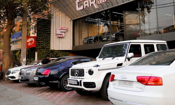 India's Supreme Court urges wealthy citizens to choose electric vehicles over luxury cars