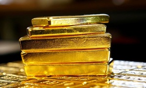 World gold price rises near $4,600 an ounce