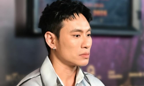 Kieu Minh Tuan cries at film premiere about father-son love