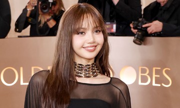 Lisa wears sheer dress to Golden Globes 2026
