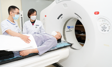 When is radiotherapy needed for lung cancer?