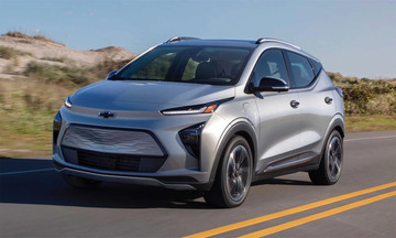 Heavy losses prompt automakers to adjust electric vehicle strategies