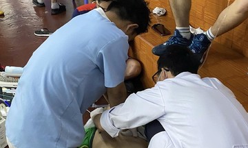 Badminton coach dies suddenly on practice court