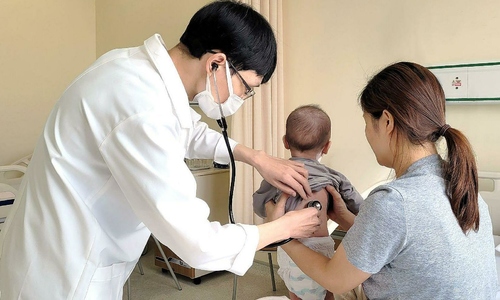 Boy infected with staphylococcus aureus from small chest pimple