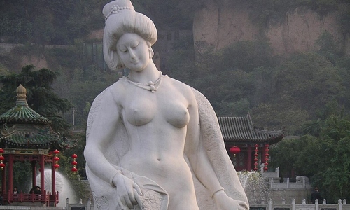 Statue of 'nude Yang Guifei' draws criticism