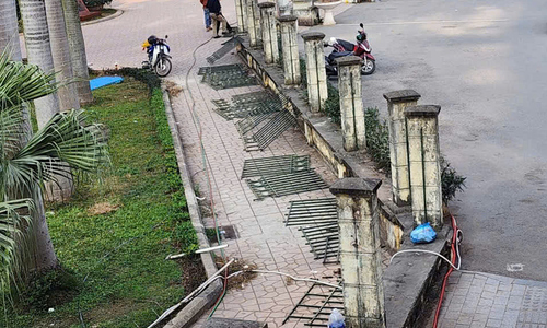 Thanh Cong park fence removal
