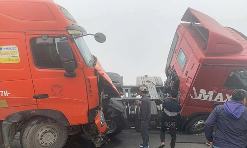 Three otos collide on North-South expressway, four people dead