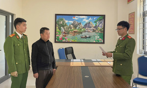 Director charged after worker dies in welding accident