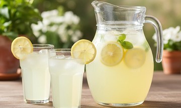 How drinking lemon water reduces bloating