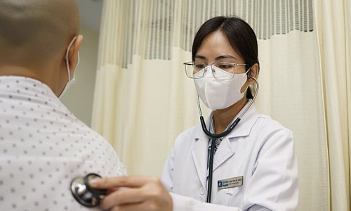 Multiple swollen lymph nodes due to rare adrenal cortical carcinoma