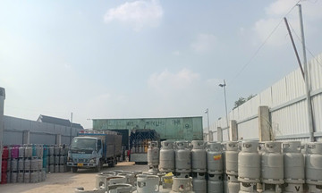 Nearly 100 police raid 12 fake gas production sites