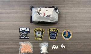 Thief pries open car trunk, finds drug package, reports to police in fear